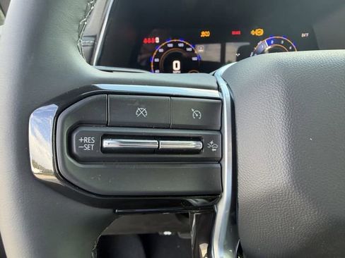 New 2025 Chevrolet Colorado LT RWD image 48