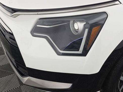 Certified 2025 Kia Niro EX Touring image 50