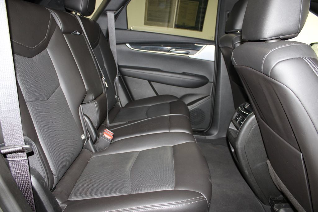 Used 2023 Cadillac XT5 Premium Luxury AWD/4WD image 31