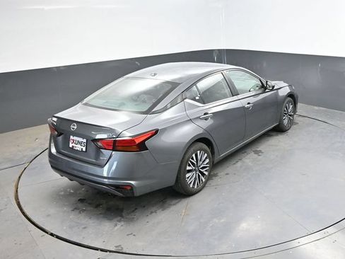 Used 2024 Nissan Altima 2.5 SV AWD/4WD image 33
