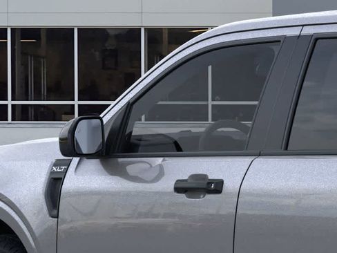 New 2025 Ford Maverick XLT w/ XLT Luxury Package FWD image 21