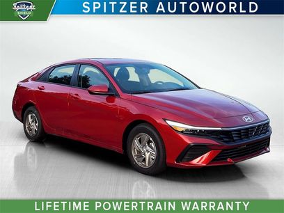 New 2025 Hyundai Elantra SE