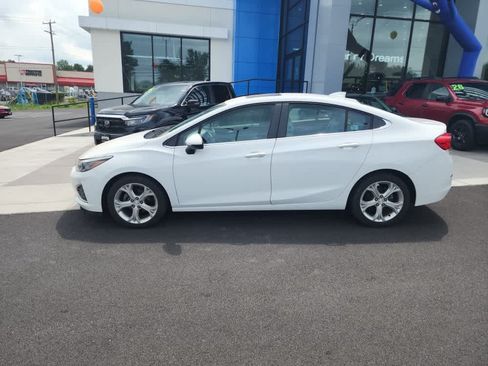 Used 2019 Chevrolet Cruze Premier w/ Sun And Sound Package FWD image 8