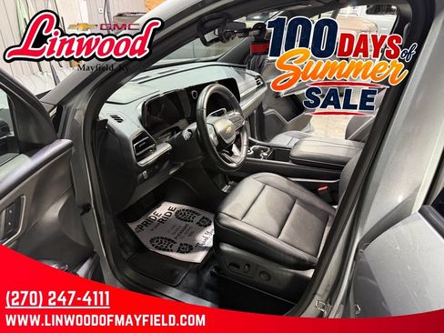 Used 2026 Chevrolet Traverse LT FWD image 12
