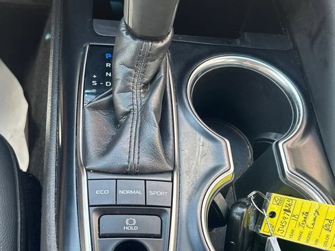 Used 2018 Toyota Camry XSE FWD image 15