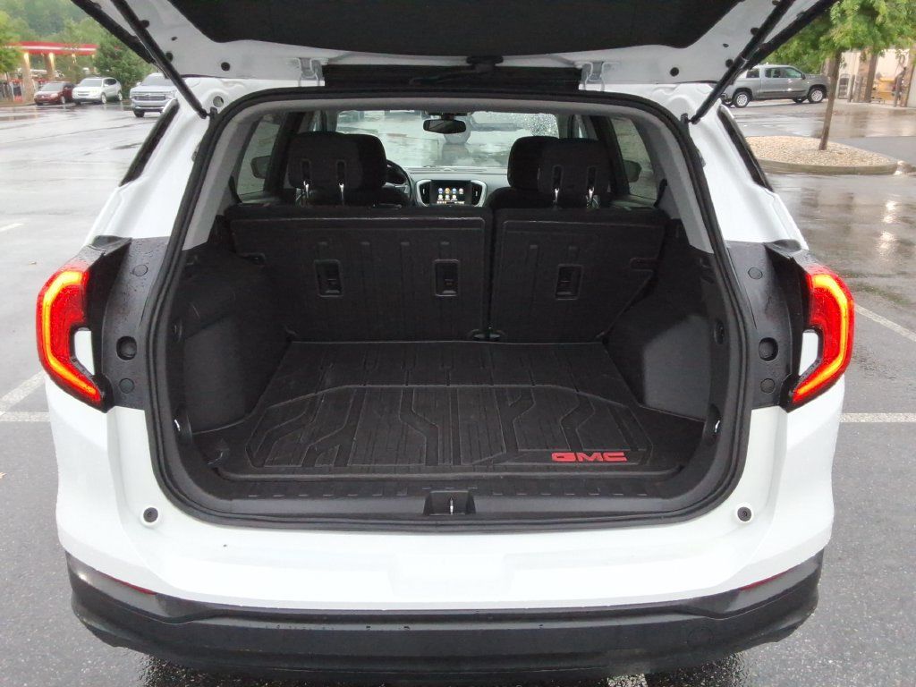 Used 2019 GMC Terrain SLE w/ LPO, Floor Liner Package AWD/4WD image 16