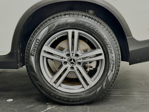 Certified 2021 Mercedes-Benz GLC 300 image 17