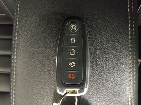 Used 2017 Ford Escape Titanium FWD image 32