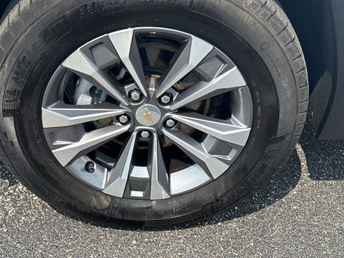 Certified 2025 Chevrolet Equinox LT w/ Safety and Technology Package AWD/4WD image 8