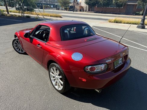 Used 2008 MAZDA MX-5 Miata Grand Touring RWD image 2