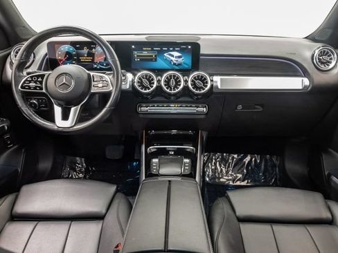 Used 2023 Mercedes-Benz GLB 250 4MATIC w/ Premium Package image 25