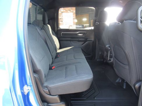 Used 2021 RAM 1500 Big Horn AWD/4WD image 9