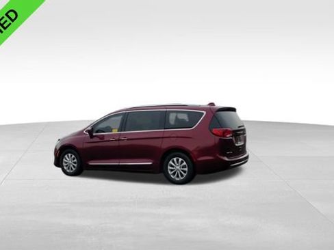Used 2018 Chrysler Pacifica Touring-L Plus image 7