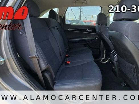 Used 2018 Kia Sorento L FWD image 20