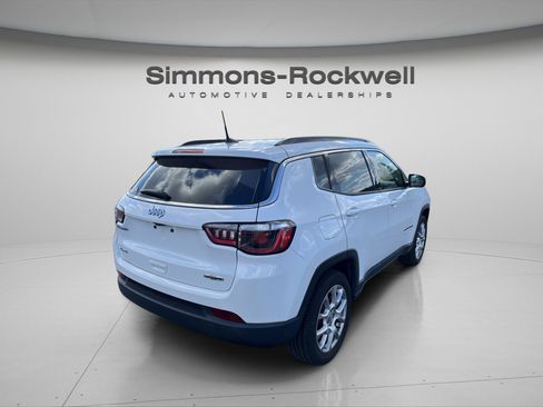 Used 2022 Jeep Compass Latitude image 7