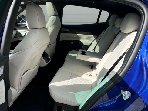 New 2024 Maserati Grecale GT image 16