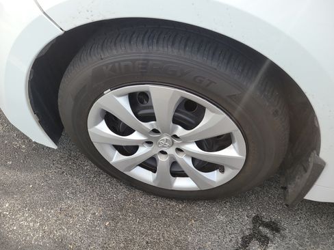 Certified 2025 Toyota Corolla LE FWD image 9