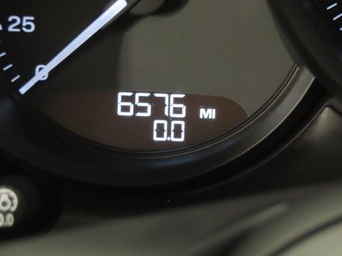 Certified 2026 Porsche Macan AWD/4WD image 18
