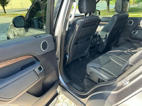 Used 2017 Land Rover Discovery HSE AWD/4WD image 13