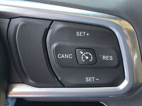 Used 2023 Jeep Wrangler Unlimited Sahara AWD/4WD image 22
