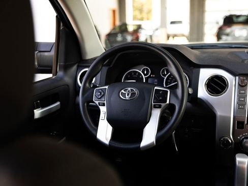 Used 2017 Toyota Tundra SR5 AWD/4WD image 16