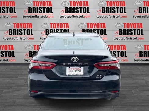 Used 2022 Toyota Camry XLE w/ Navigation Upgrade Package image 4
