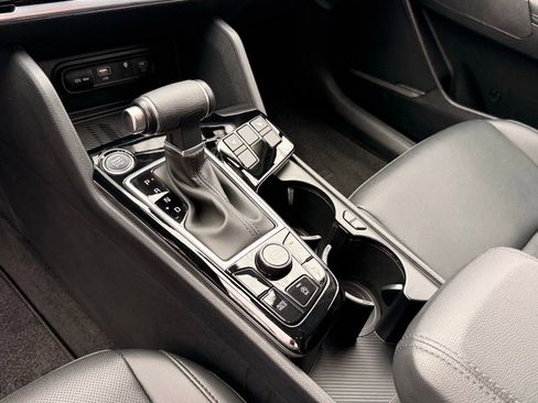 Used 2025 Kia Sportage EX image 13
