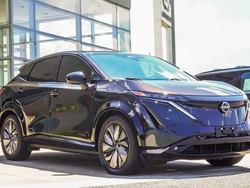 Used 2024 Nissan Ariya AWD image 4