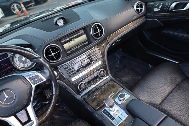 Used 2014 Mercedes-Benz SL 550 image 31
