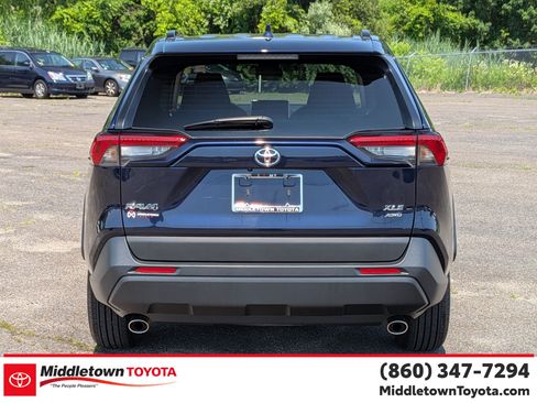 Used 2025 Toyota RAV4 XLE AWD/4WD image 4
