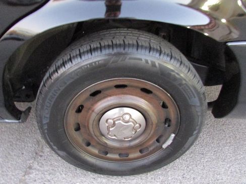 Used 2005 Ford Crown Victoria Police Interceptor image 10