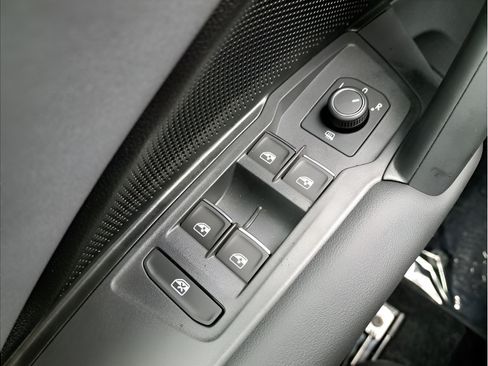 New 2025 Volkswagen Tiguan SE AWD/4WD image 22