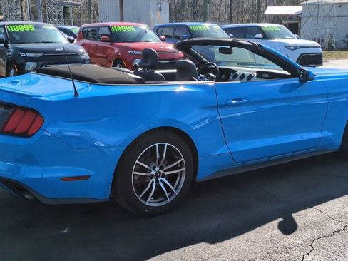 Used 2017 Ford Mustang Premium image 8