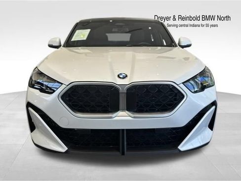 Used 2025 BMW X2 xDrive28i w/ Convenience Package AWD/4WD image 3