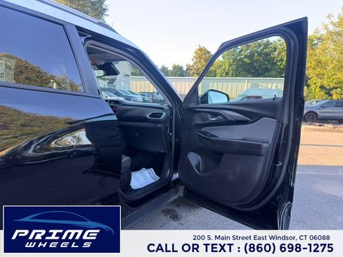 Used 2023 Chevrolet TrailBlazer LT w/ Convenience Package AWD/4WD image 16