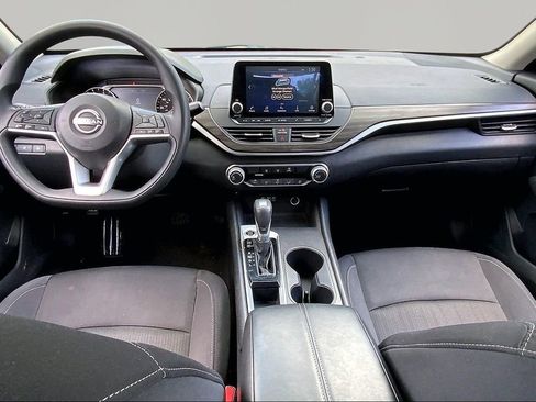 Used 2025 Nissan Altima 2.5 SV FWD image 7