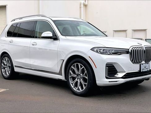 Used 2021 BMW X7 xDrive40i w/ Premium Package image 2