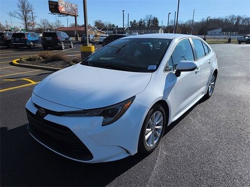Certified 2024 Toyota Corolla LE image 3