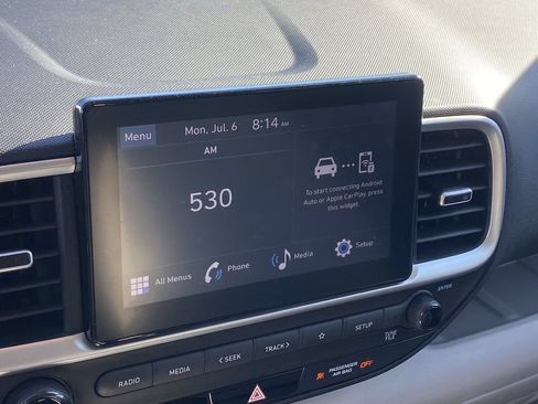 Used 2023 Hyundai Venue SEL FWD image 8