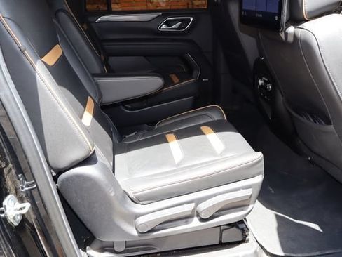 Used 2021 GMC Yukon XL AT4 w/ AT4 Premium Package AWD/4WD image 19