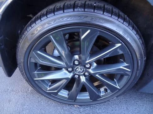 Used 2025 Toyota Corolla SE image 12