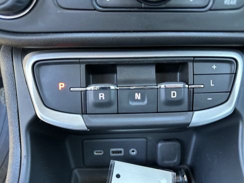 Used 2023 GMC Terrain SLE w/ Driver Convenience Package AWD/4WD image 15