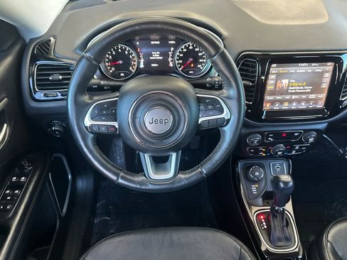 Used 2017 Jeep Compass Limited w/ Navigation Group AWD/4WD image 14