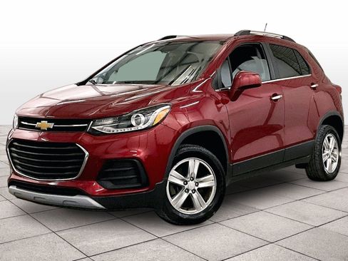 Used 2020 Chevrolet Trax LT w/ LT Convenience Package AWD/4WD image 1