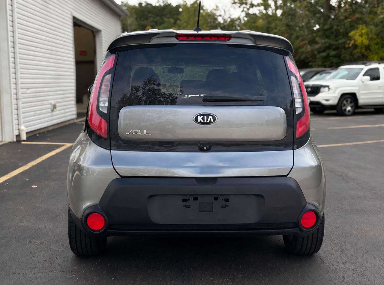 Used 2014 Kia Soul + w/ Audio Package FWD image 5