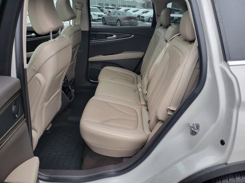 Used 2021 Lincoln Nautilus Reserve image 23