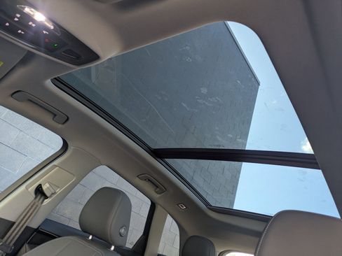 Used 2025 Audi Q5 Premium w/ Convenience Package image 20