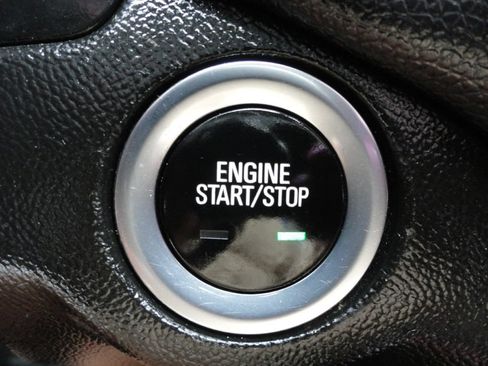 Used 2018 Chevrolet Equinox LT FWD image 23