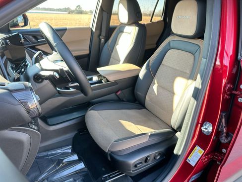 Used 2026 Chevrolet Equinox ACTIV image 11