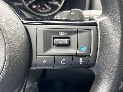 Used 2021 Nissan Rogue SV FWD image 28